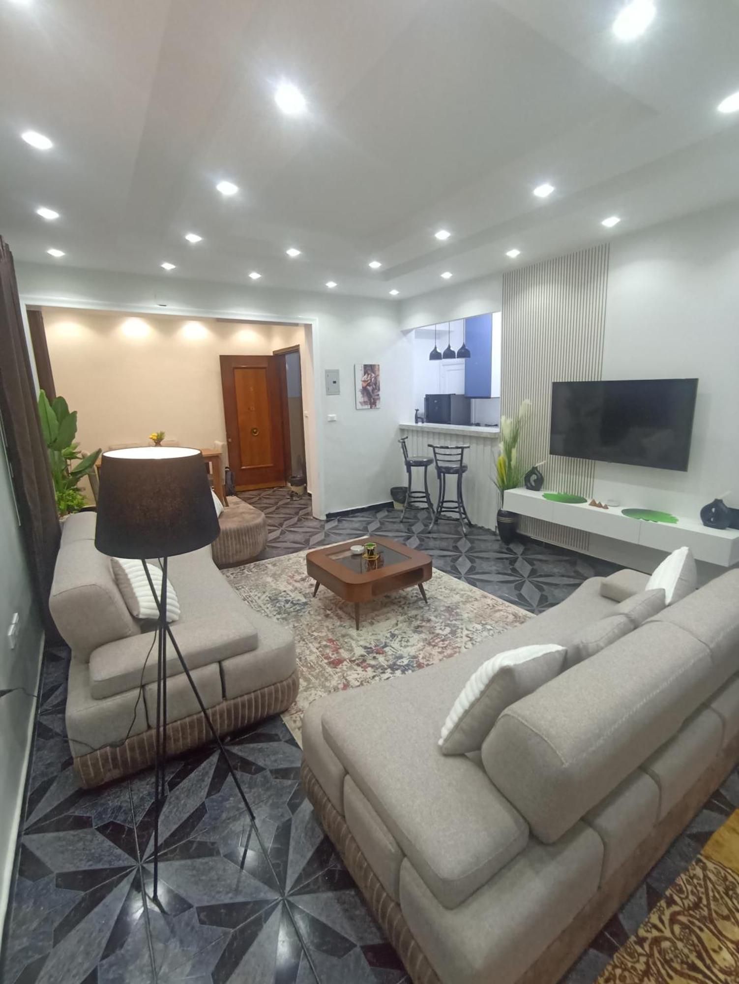 Apartment Tahrir
