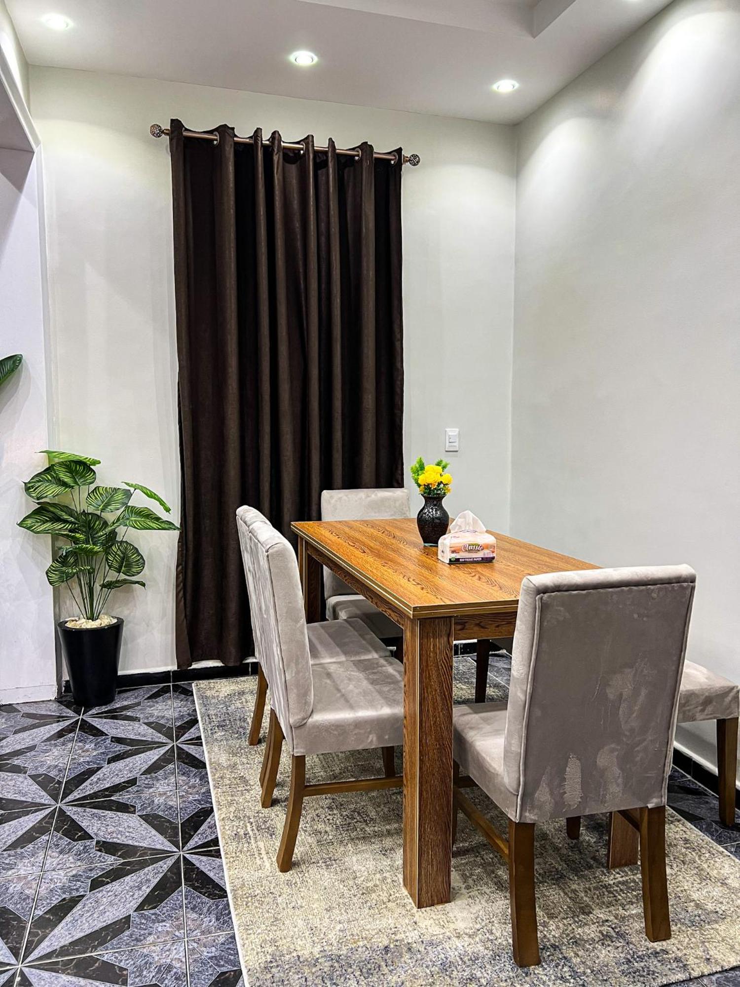 Tahrir Apartment